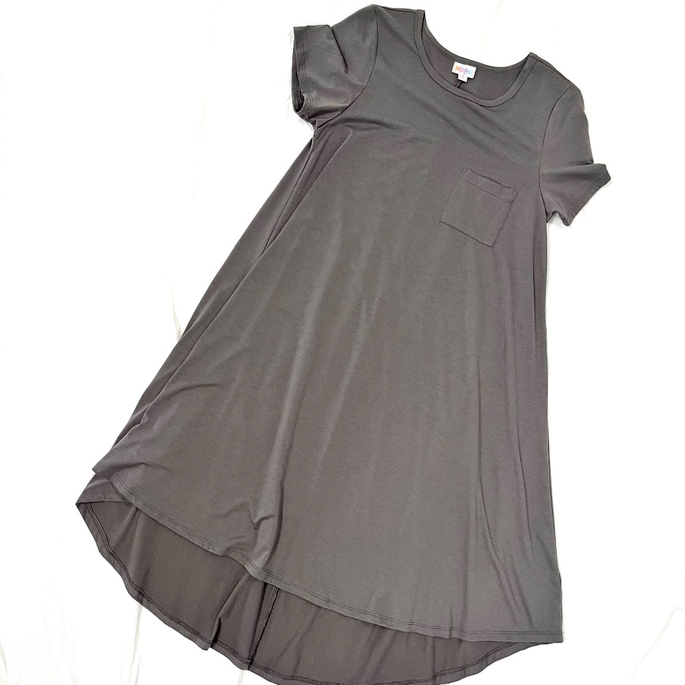 LuLaRoe "Carly" Gray High-Low Dress in New Condition, Size Small